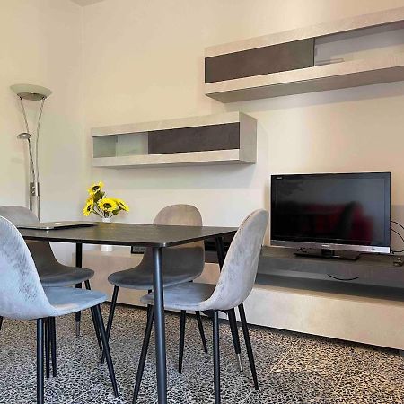Lotus Home Eleganza E Accoglienza A Мантуя Экстерьер фото